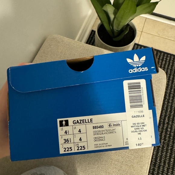 Adidas Gazelle size 6.5 Womens - Picture 3 of 3